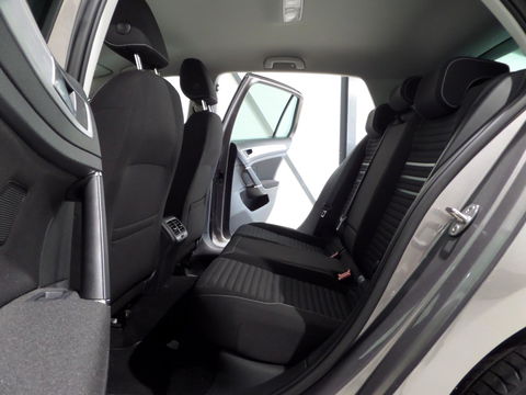 Volkswagen Golf 1.2 TSI Highline CUP Edition "Origineel NL!" Navigatie Bluetooth Parkeersens, van 2e eigenaar in uniek mooie staat