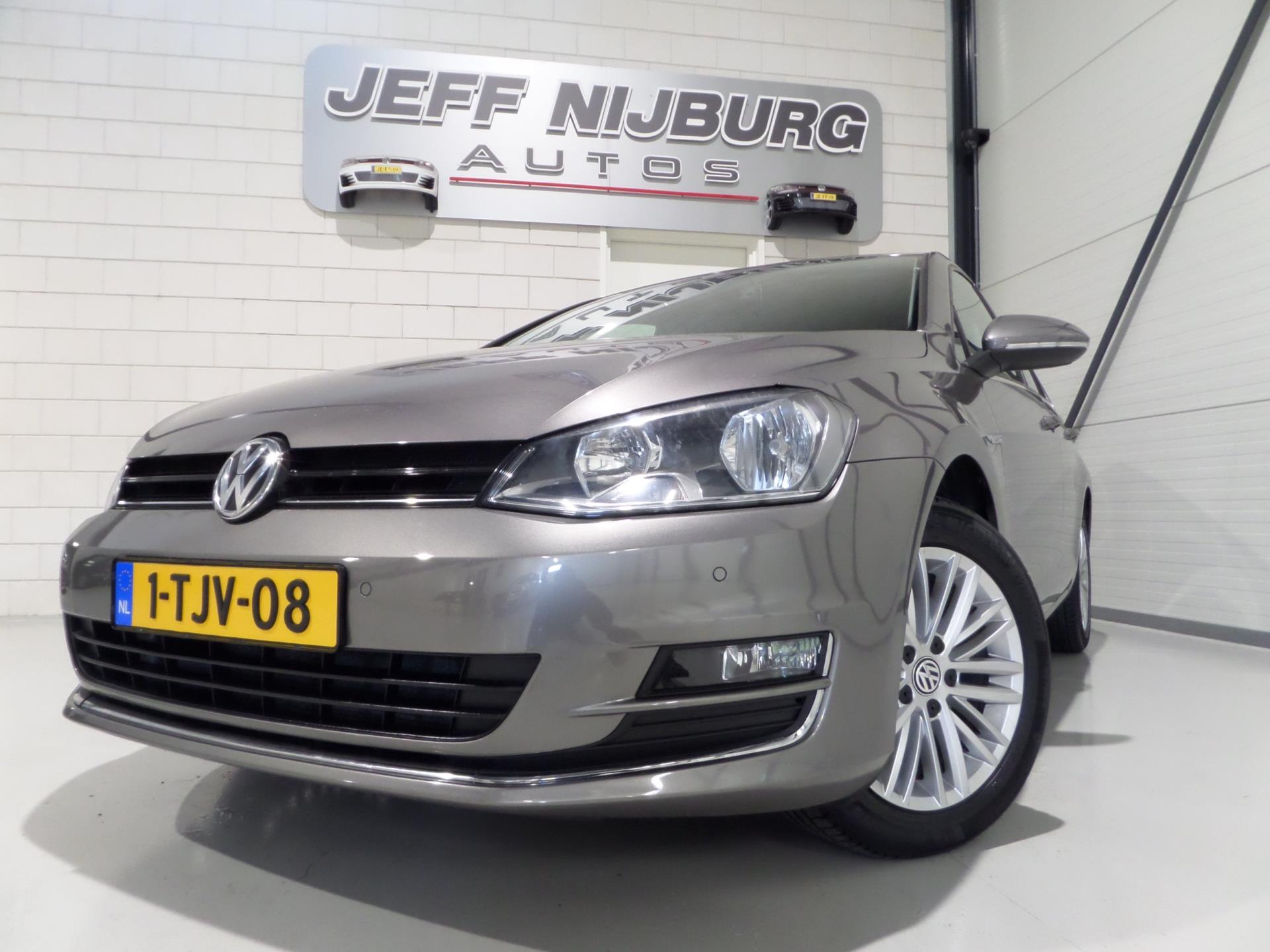 Volkswagen Golf 1.2 TSI Highline CUP Edition "Origineel NL!" Navigatie Bluetooth Parkeersens, van 2e eigenaar in uniek mooie staat