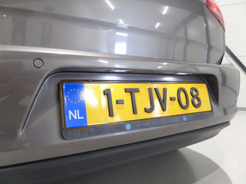 Volkswagen Golf 1.2 TSI Highline CUP Edition "Origineel NL!" Navigatie Bluetooth Parkeersens, van 2e eigenaar in uniek mooie staat