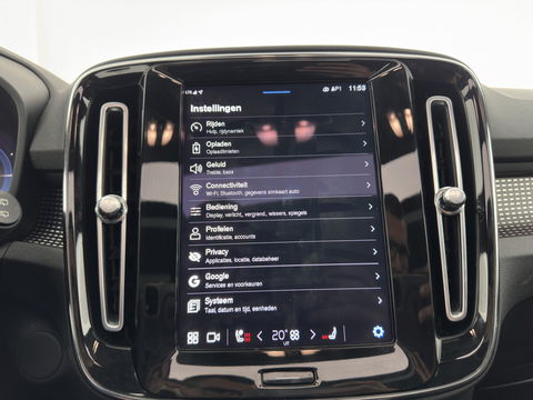 Volvo XC40 Recharge P8 AWD R-Design [ 3-Fase ] { SOH-89%} (INCL-BTW) *PANO | LEATHER-ALCANTARA | DIGI-COCKPIT | FULL-LED | PREMIUM-AUDIO | CARPLAY | KEYLESS | NAVI-FULLMAP | ECC | PDC | HEATED-SPORTSEATS | BLIS | PRIVACY-GLASS | 19''ALU*