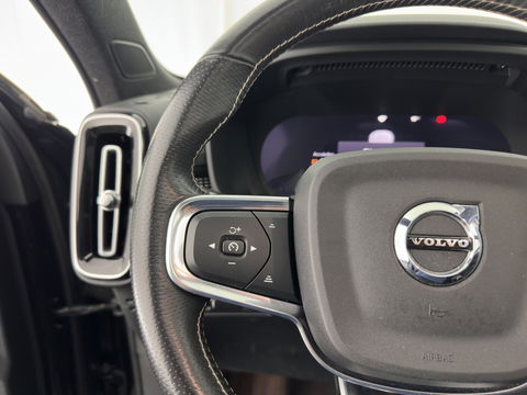 Volvo XC40 Recharge P8 AWD R-Design [ 3-Fase ] { SOH-89%} (INCL-BTW) *PANO | LEATHER-ALCANTARA | DIGI-COCKPIT | FULL-LED | PREMIUM-AUDIO | CARPLAY | KEYLESS | NAVI-FULLMAP | ECC | PDC | HEATED-SPORTSEATS | BLIS | PRIVACY-GLASS | 19''ALU*