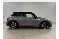 MINI Cooper 1.5 JCW PACK | Panoramadak | Harman/Kardon Audio | LED | Carplay | Cruisecontrol | Parkeersens. | 18"LMV
