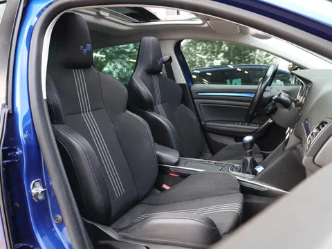 Renault Mégane Estate 1.2 TCe GT-Line 130 | Panodak | Nieuwe DB ketting