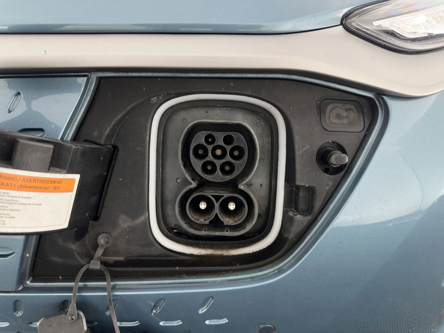Hyundai KONA EV Premium 64 kWh [ 3-Fase ] {SOH-100%} *PANO | LEATHER | KRELL-AUDIO | HEAD-UP | FULL-LED | NAVI-FULLMAP | DAB | ADAPT.CRUISE | KEYLESS | CAMERA | BLIND-SPOT | LANE-ASSIST | DIGI-COCKPIT | COMFORT-SEATS | TOWBAR | 17''ALU*