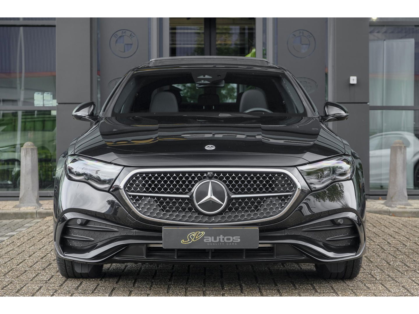Mercedes-Benz E-Klasse E300e AMG 313pk Hybrid Panoramadak Superscreen Night pakket MBUX Digital light NLauto Keyless 20" LMV