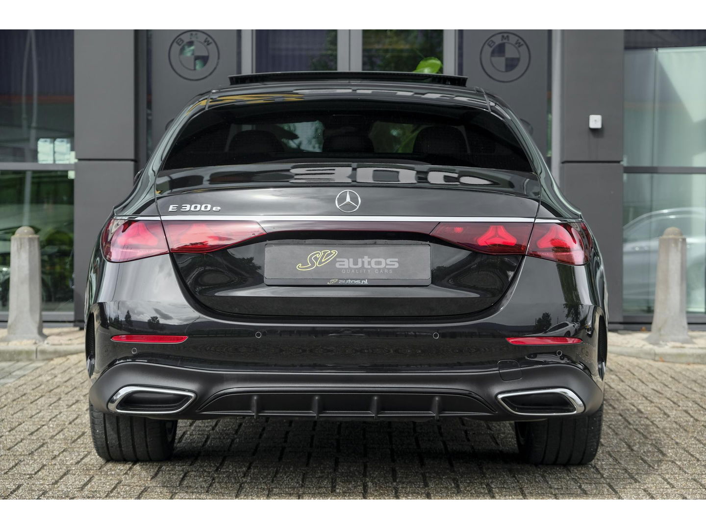 Mercedes-Benz E-Klasse E300e AMG 313pk Hybrid Panoramadak Superscreen Night pakket MBUX Digital light NLauto Keyless 20" LMV