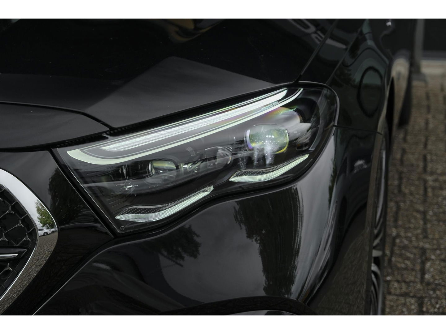 Mercedes-Benz E-Klasse E300e AMG 313pk Hybrid Panoramadak Superscreen Night pakket MBUX Digital light NLauto Keyless 20" LMV