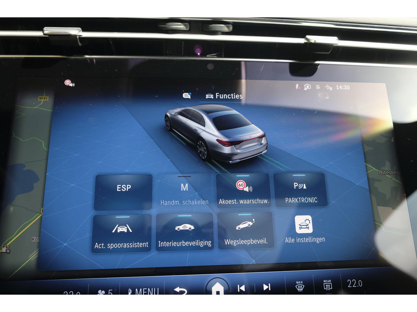 Mercedes-Benz E-Klasse E300e AMG 313pk Hybrid Panoramadak Superscreen Night pakket MBUX Digital light NLauto Keyless 20" LMV