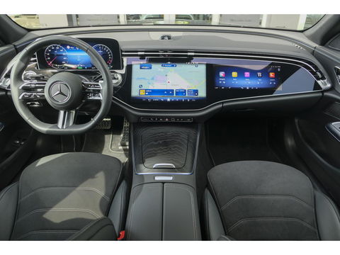 Mercedes-Benz E-Klasse E300e AMG 313pk Hybrid Panoramadak Superscreen Night pakket MBUX Digital light NLauto Keyless 20" LMV