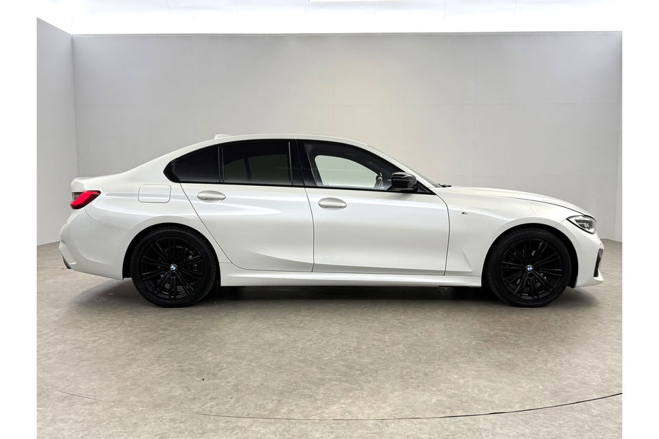 BMW 3-serie 320i 184PK Executive Edition M-sport | Sfeerverlichting | LED | Virtual Cockpit | HuD | Harman/Kardon | Carplay | 18"LMV