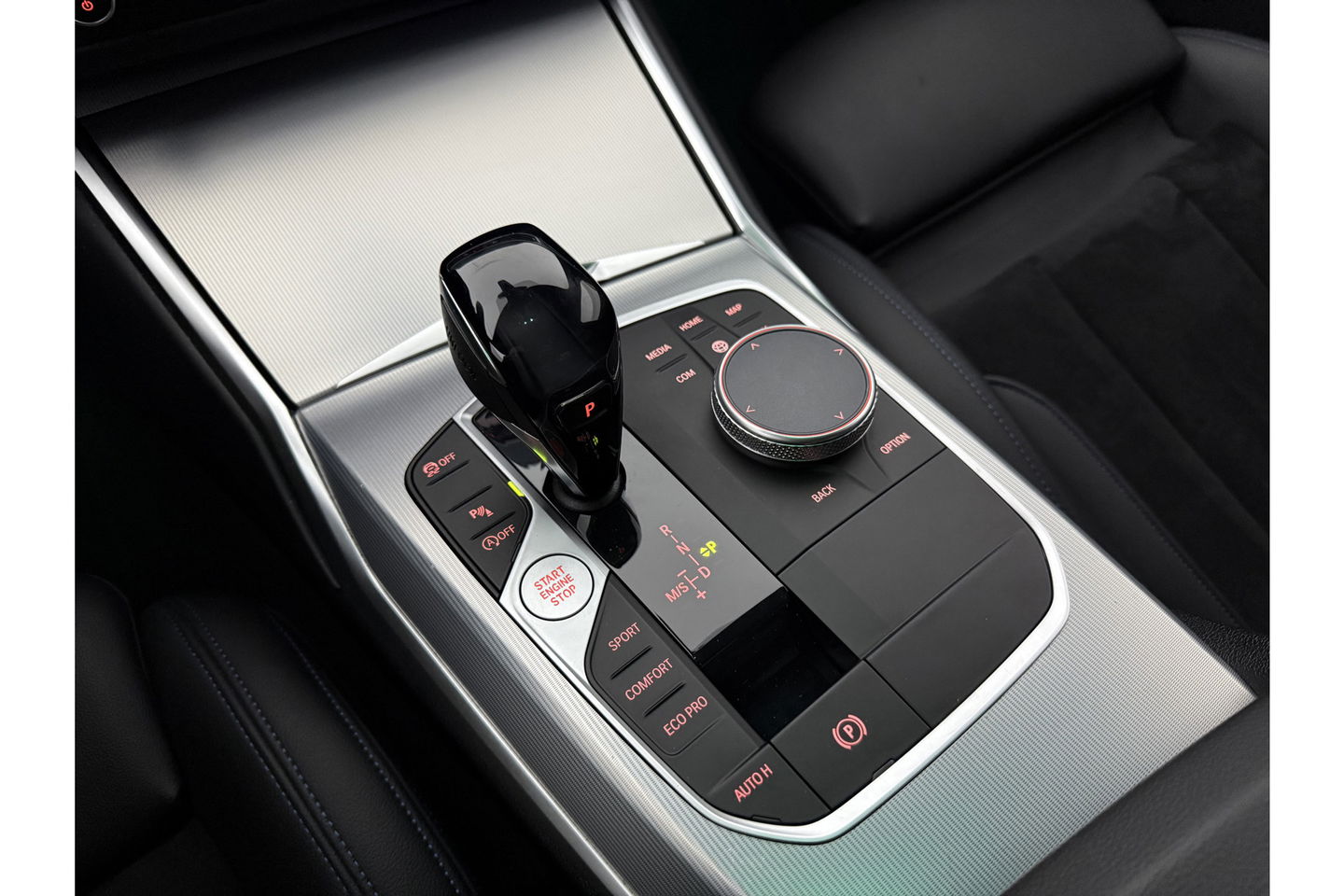 BMW 3-serie 320i 184PK Executive Edition M-sport | Sfeerverlichting | LED | Virtual Cockpit | HuD | Harman/Kardon | Carplay | 18"LMV