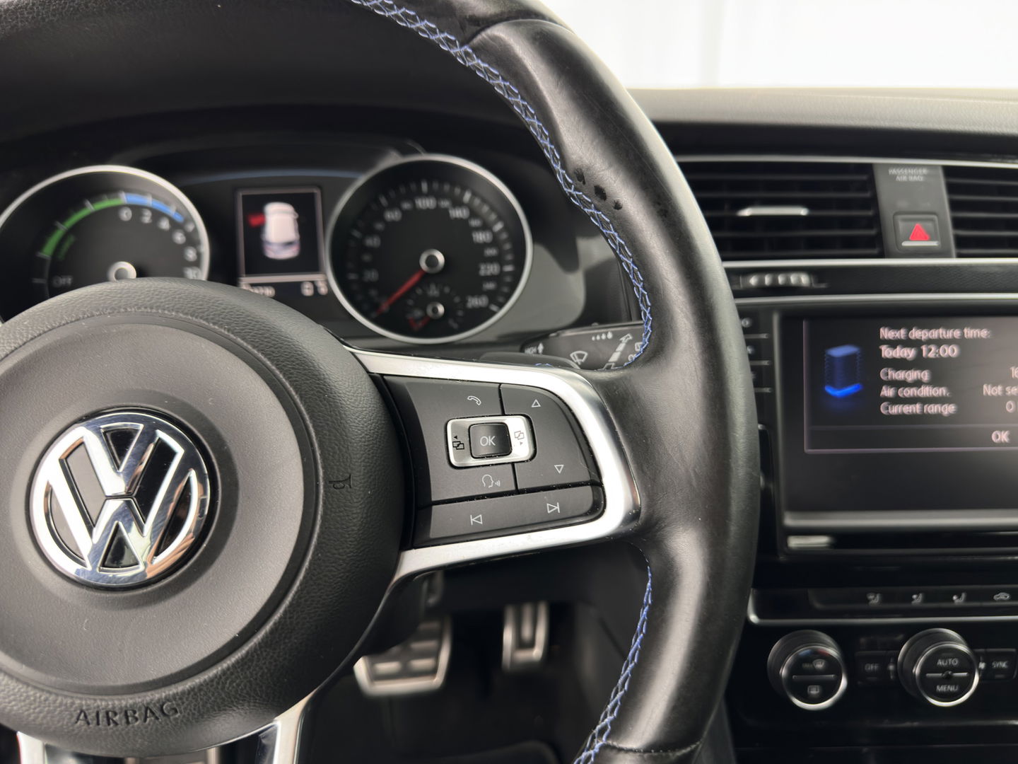 Volkswagen Golf 1.4 TSI GTE *FULL-LED | NAVI-FULLMAP | SPORT-SEATS | ECC | PDC | CRUISE | TOWBAR | 16''ALU*