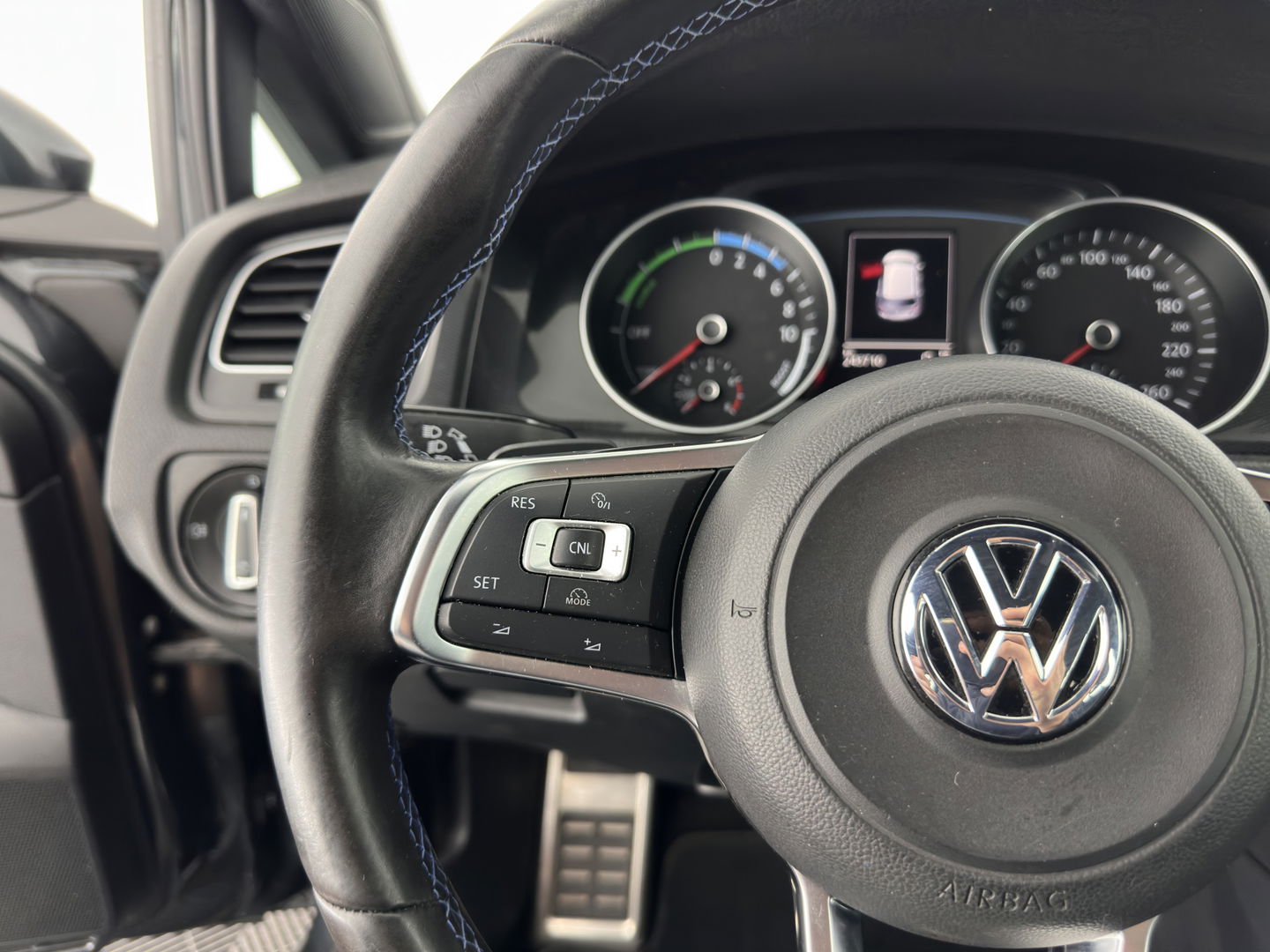 Volkswagen Golf 1.4 TSI GTE *FULL-LED | NAVI-FULLMAP | SPORT-SEATS | ECC | PDC | CRUISE | TOWBAR | 16''ALU*
