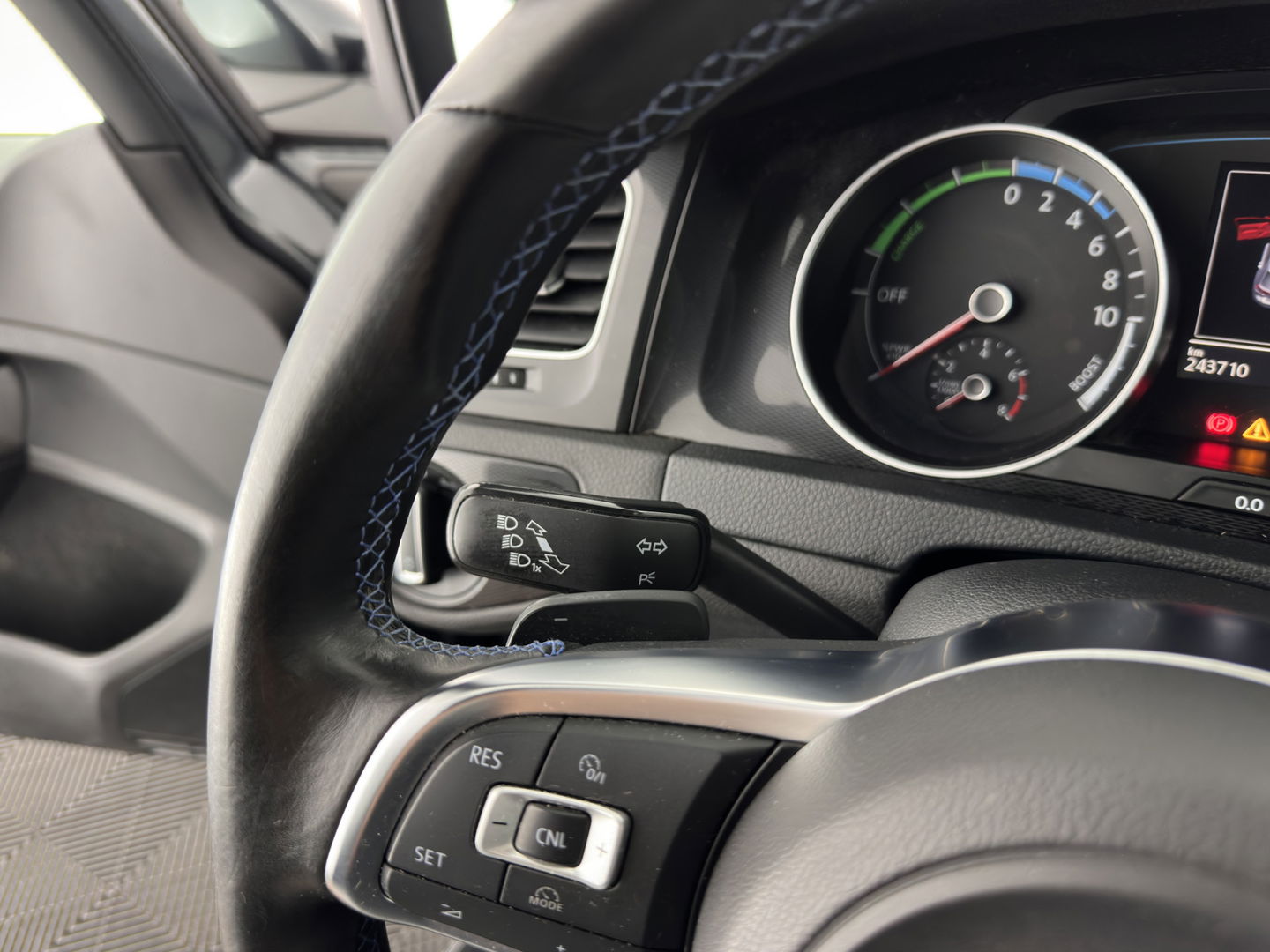 Volkswagen Golf 1.4 TSI GTE *FULL-LED | NAVI-FULLMAP | SPORT-SEATS | ECC | PDC | CRUISE | TOWBAR | 16''ALU*