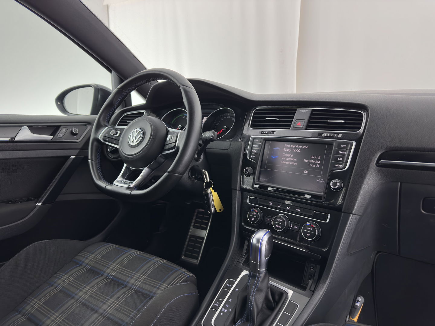 Volkswagen Golf 1.4 TSI GTE *FULL-LED | NAVI-FULLMAP | SPORT-SEATS | ECC | PDC | CRUISE | TOWBAR | 16''ALU*