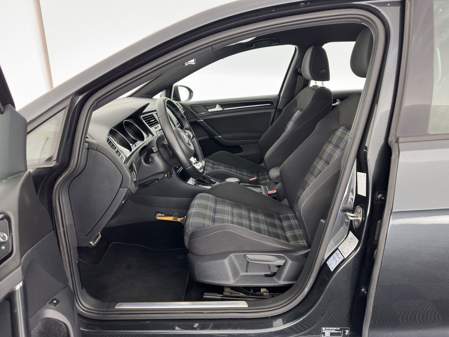 Volkswagen Golf 1.4 TSI GTE *FULL-LED | NAVI-FULLMAP | SPORT-SEATS | ECC | PDC | CRUISE | TOWBAR | 16''ALU*