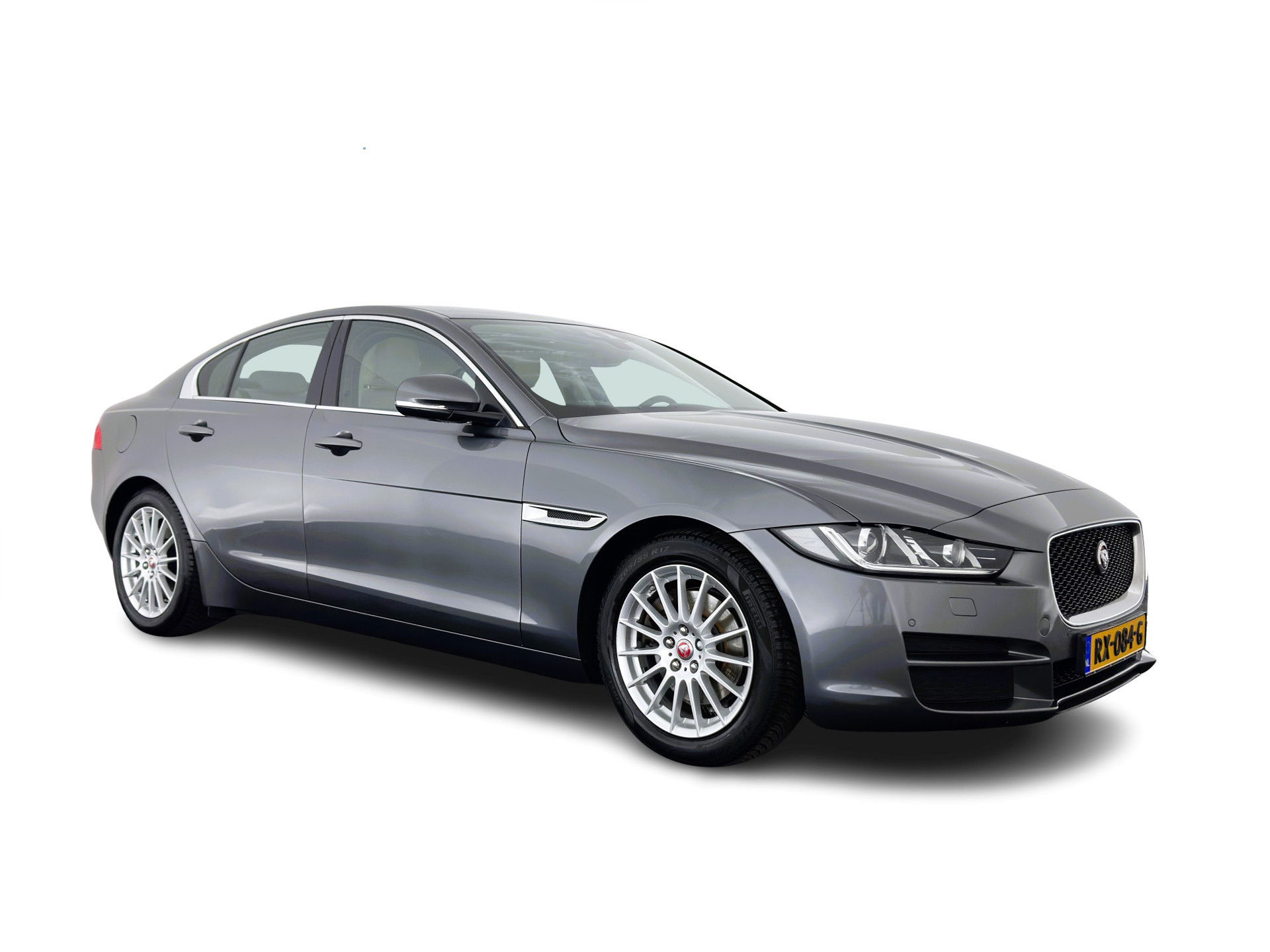 Jaguar XE 2.0 D Prestige [ DISTRIBUTIE-HOORBAAR ] Aut. *LUXURY-LEATHER | XENON | NAVI-FULLMAP | CAMERA | HEATED-COMFORTSEATS | ECC | KEYLESS | SHIFT-PADDLES | LANE-ASSIST |  PDC | CRUISE | TOWBAR | 17''ALU*