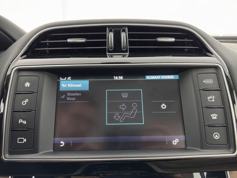 Jaguar XE 2.0 D Prestige [ DISTRIBUTIE-HOORBAAR ] Aut. *LUXURY-LEATHER | XENON | NAVI-FULLMAP | CAMERA | HEATED-COMFORTSEATS | ECC | KEYLESS | SHIFT-PADDLES | LANE-ASSIST |  PDC | CRUISE | TOWBAR | 17''ALU*