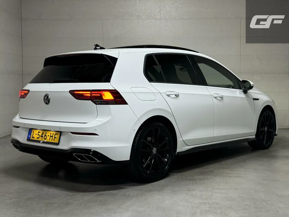 Volkswagen Golf 1.5 eTSI 3x R-Line Pano Carplay Sfeer ACC NAP