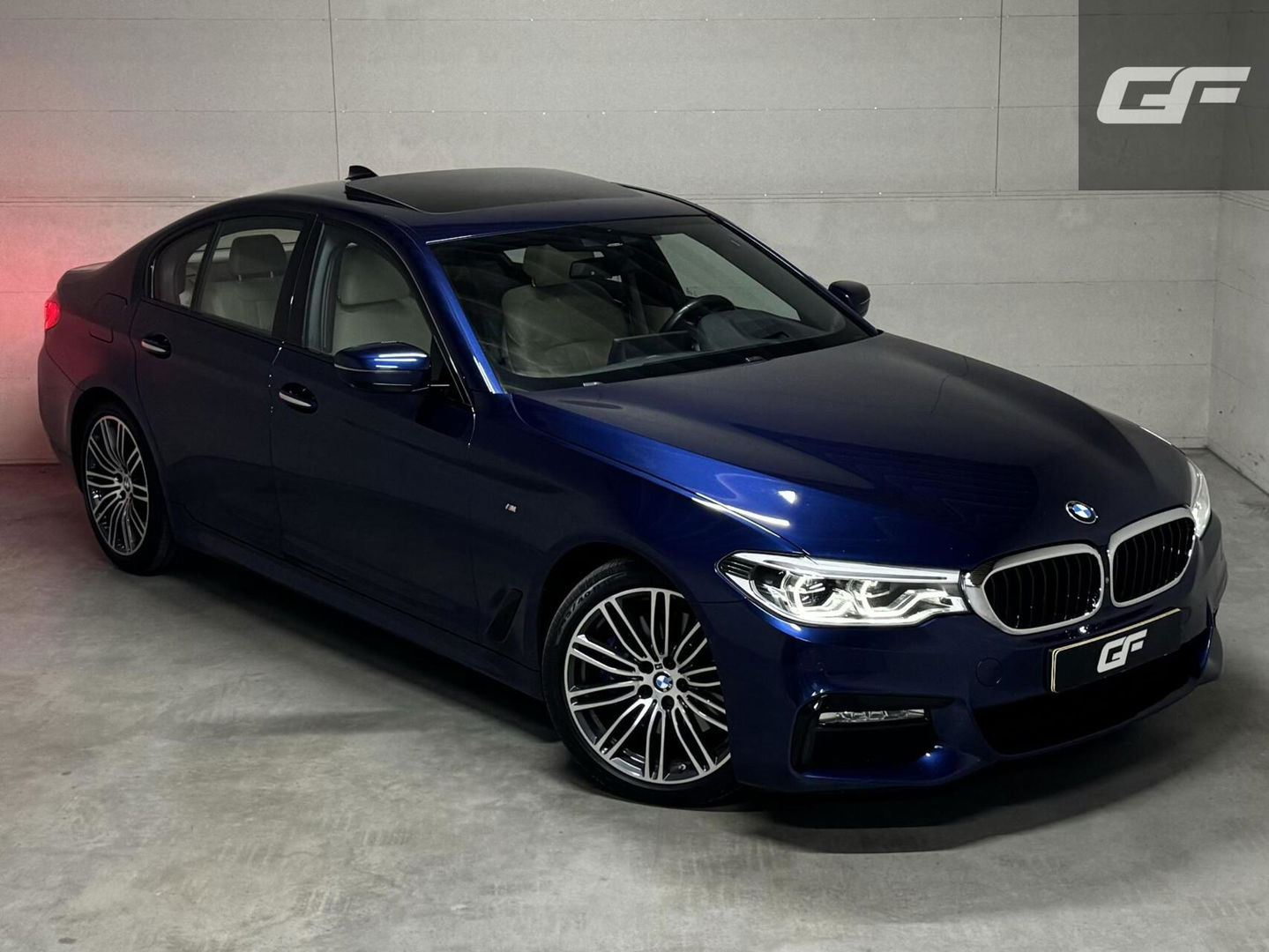 BMW 5 Serie 530d M-Sport Individual Pano HUD 360° Sfeer NAP