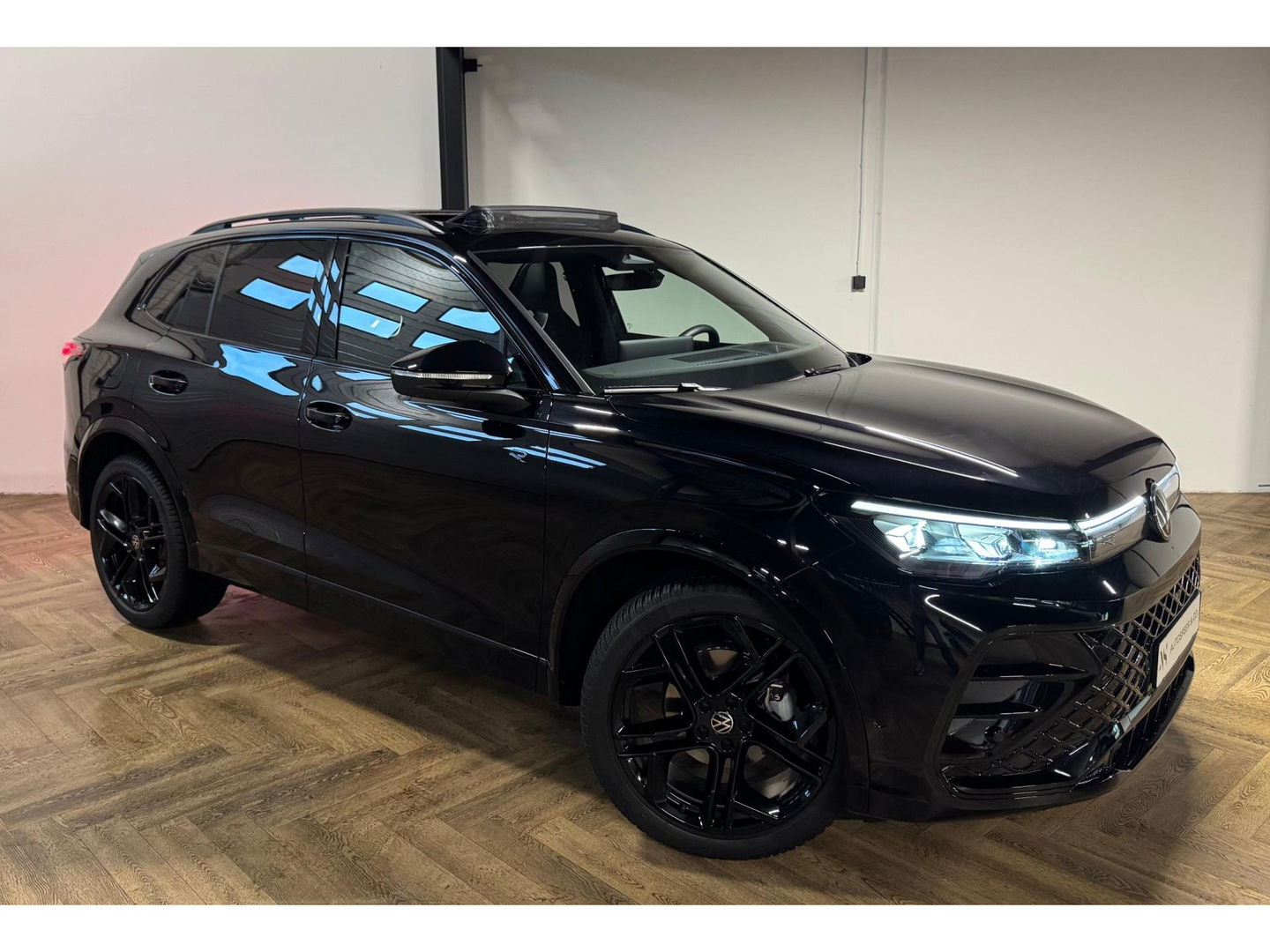 Volkswagen Tiguan 1.5 eTSI R-Line Edition PANO KEYLESS CAM