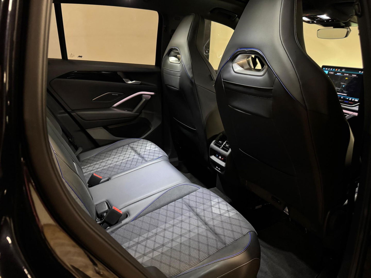 Volkswagen Tiguan 1.5 eTSI R-Line Edition PANO KEYLESS CAM