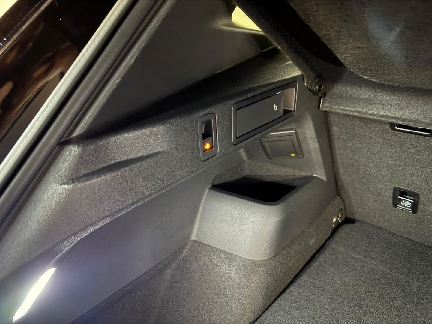 Volkswagen Tiguan 1.5 eTSI R-Line Edition PANO KEYLESS CAM