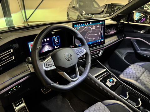 Volkswagen Tiguan 1.5 eTSI R-Line Edition PANO KEYLESS CAM