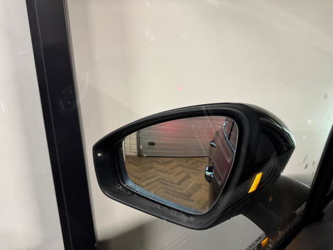 Volkswagen Tiguan 1.5 eTSI R-Line Edition PANO KEYLESS CAM