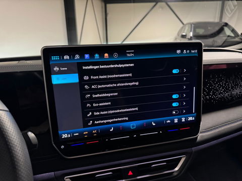 Volkswagen Tiguan 1.5 eTSI R-Line Edition PANO KEYLESS CAM