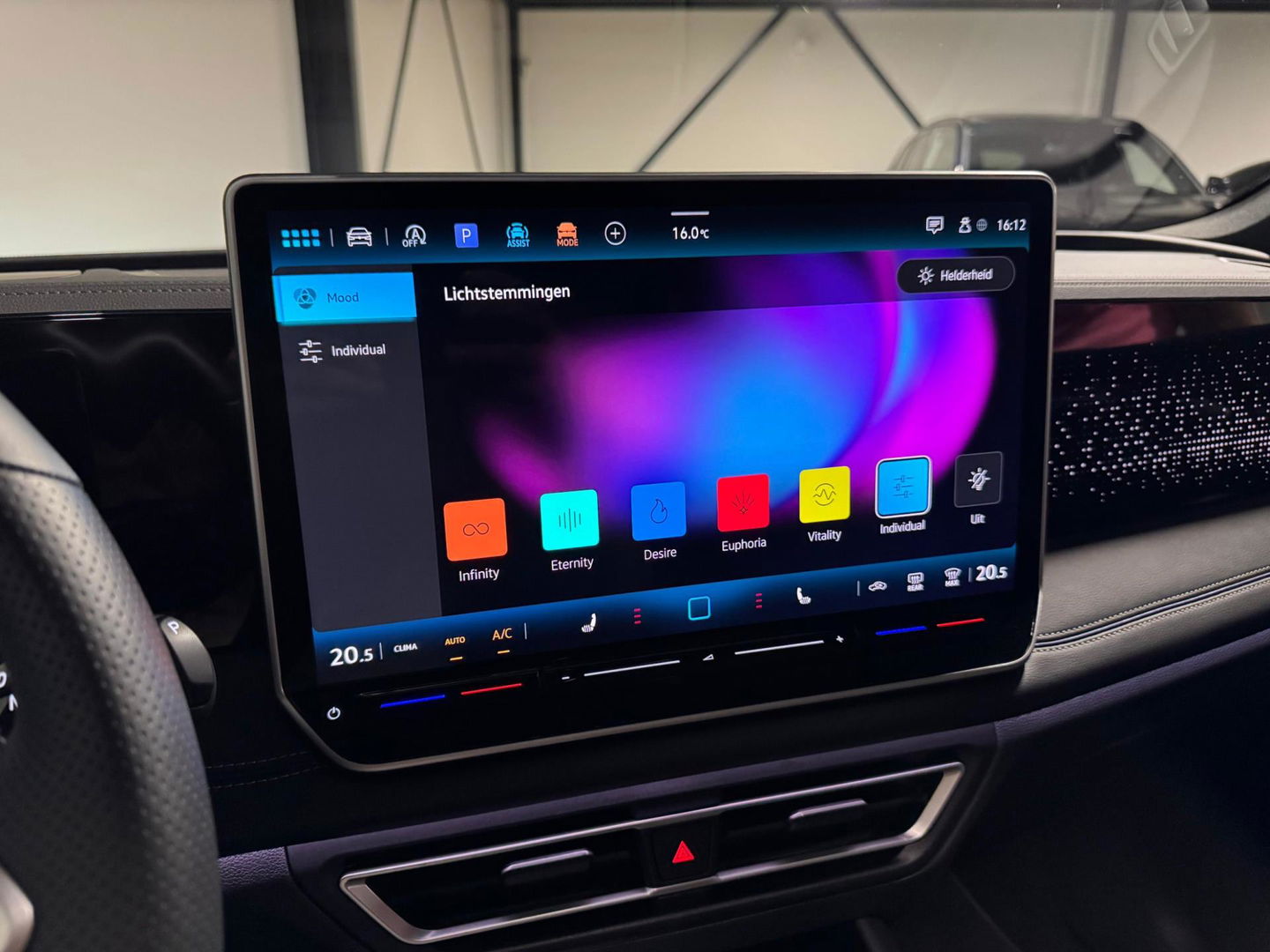 Volkswagen Tiguan 1.5 eTSI R-Line Edition PANO KEYLESS CAM
