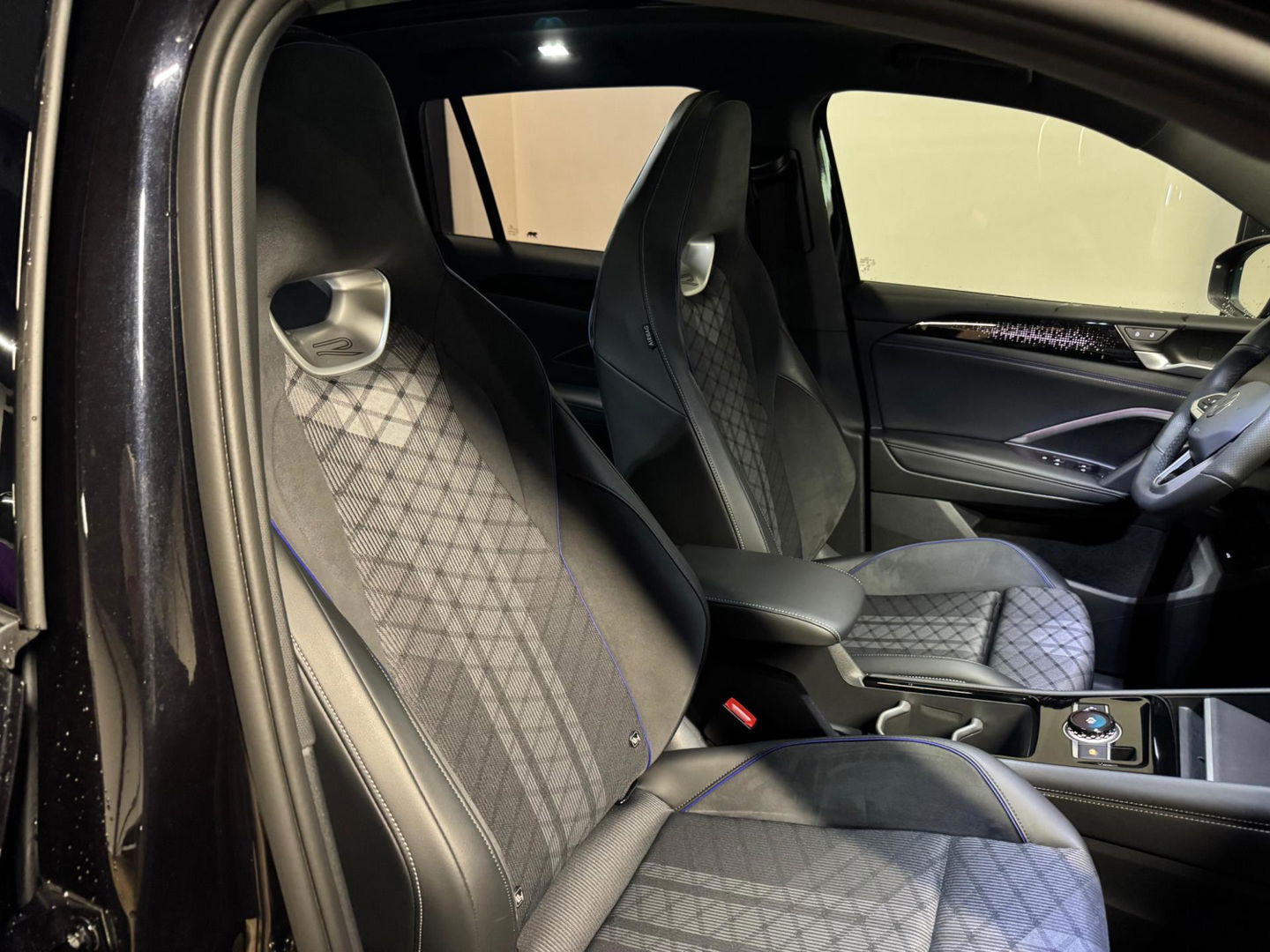 Volkswagen Tiguan 1.5 eTSI R-Line Edition PANO KEYLESS CAM