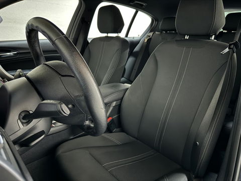 BMW 1 Serie 118i Sport Line Navi Cruise Trekh. NAP