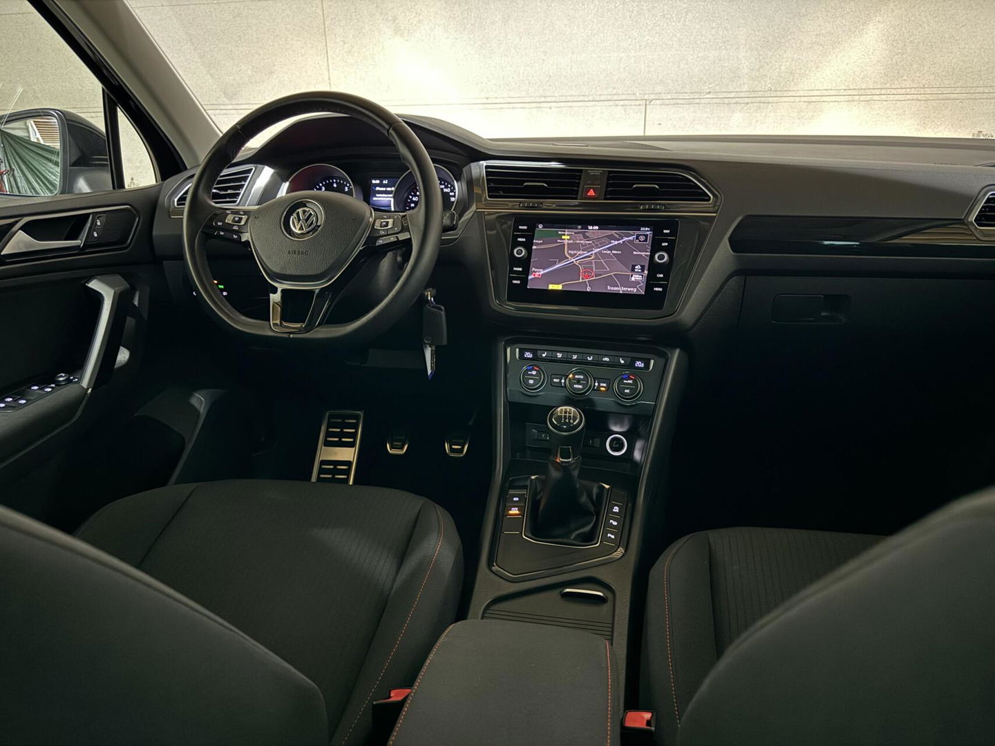 Volkswagen Tiguan 1.4 TSI ACT Carplay ACC Stoelver. Camera Trekh.