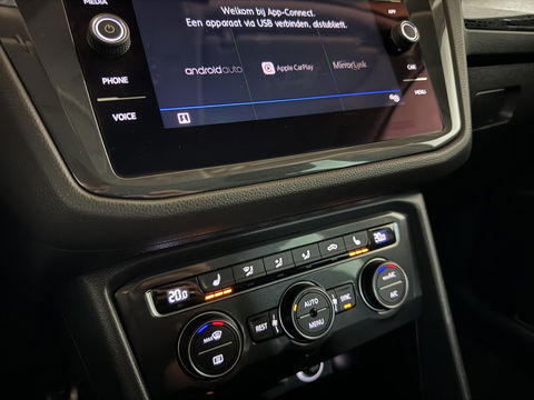 Volkswagen Tiguan 1.4 TSI ACT Carplay ACC Stoelver. Camera Trekh.