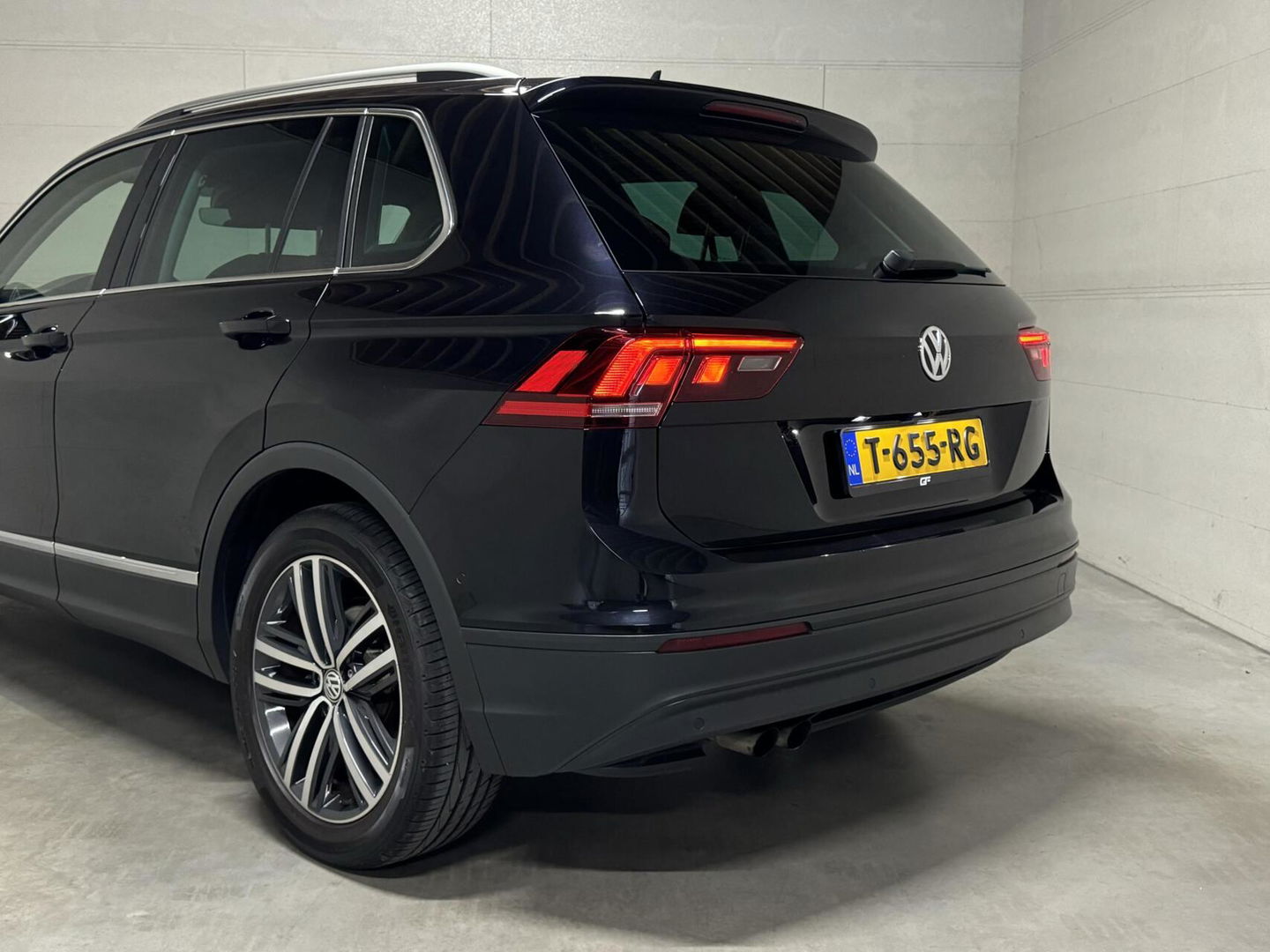Volkswagen Tiguan 1.4 TSI ACT Carplay ACC Stoelver. Camera Trekh.