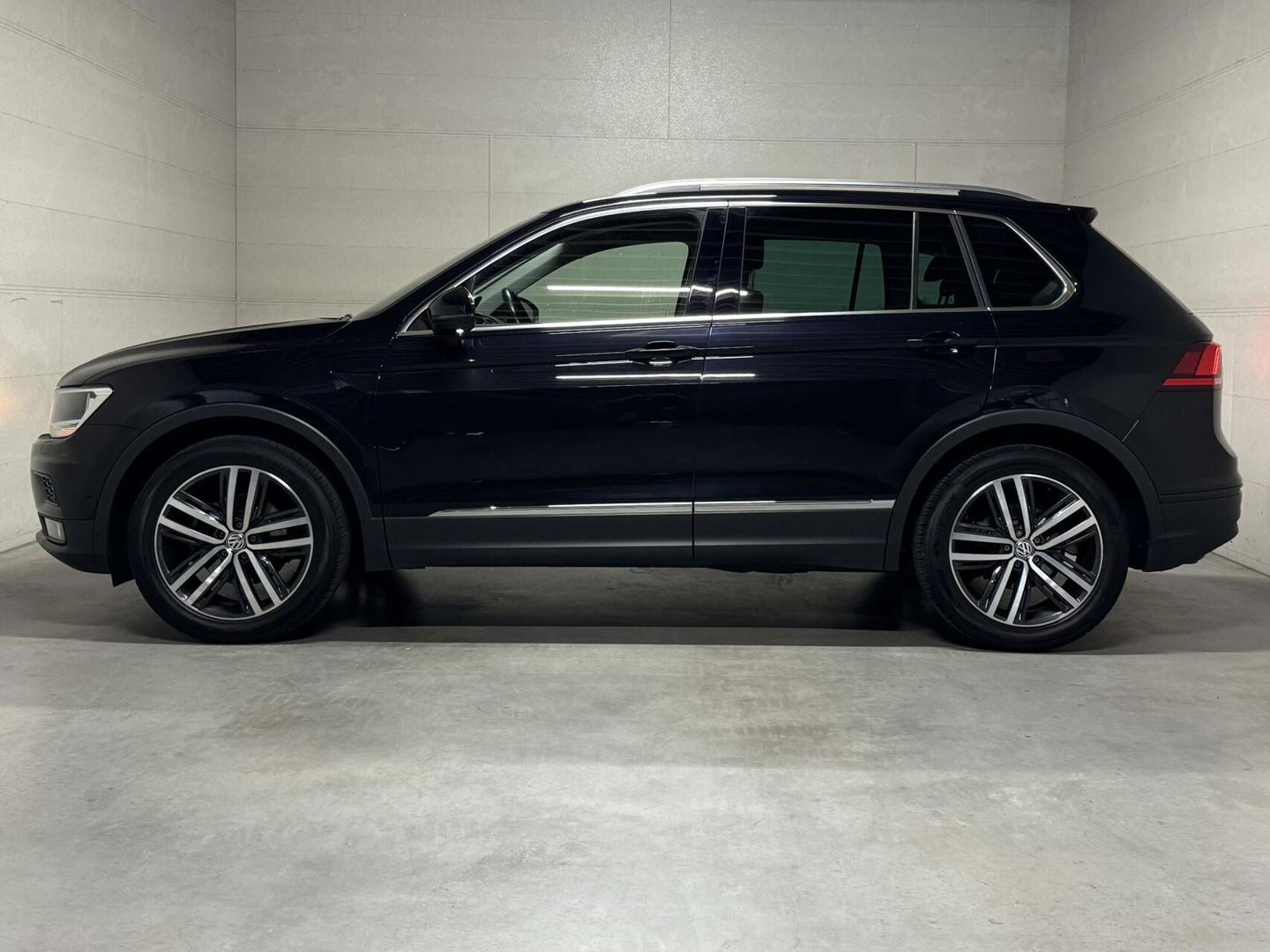 Volkswagen Tiguan 1.4 TSI ACT Carplay ACC Stoelver. Camera Trekh.