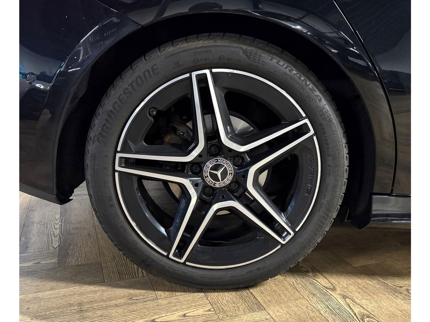 Mercedes-Benz A-Klasse 200 Premium Plus AMG PANO CAM