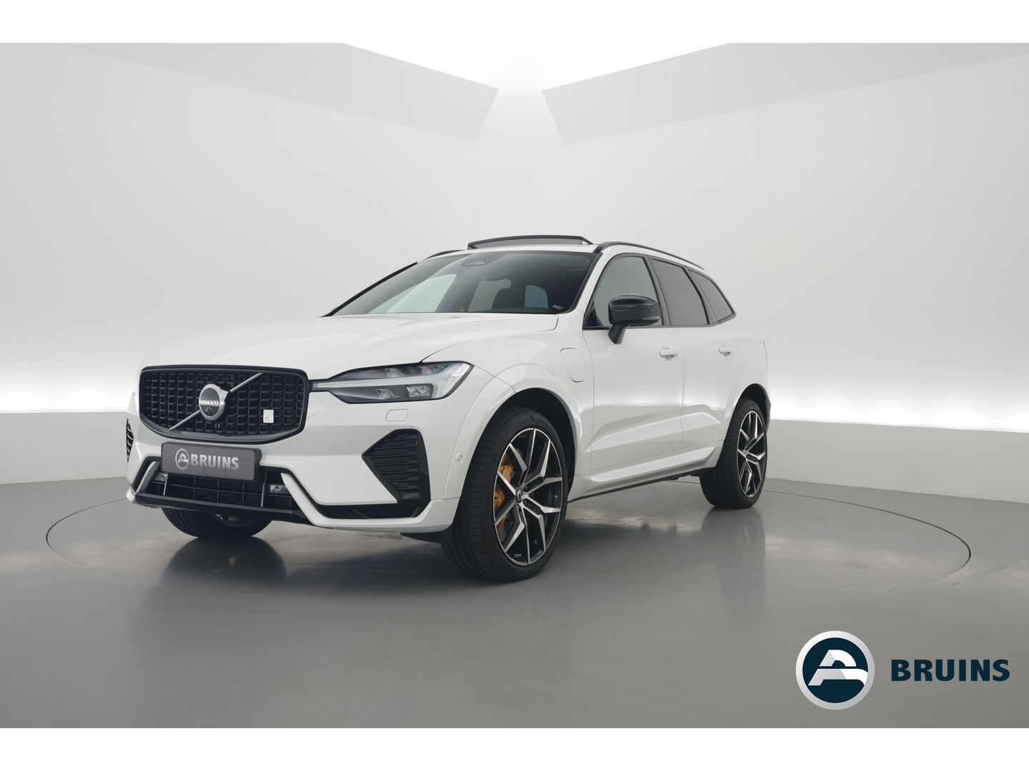 Volvo XC60 2.0 T8 Plug-in-hybrid AWD Polestar Engineered | Öhlins |Bowers & Wilkins | Trekhaak | alarm | 360 camera |  gelaagd glas |