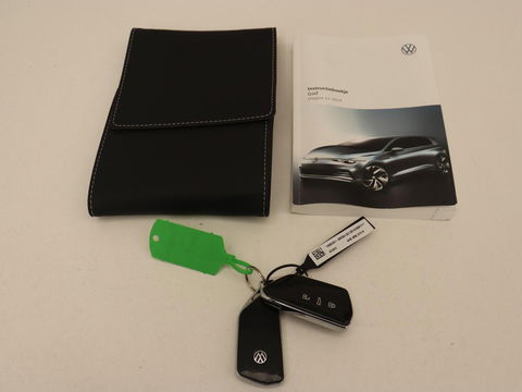 Volkswagen Golf 1.5 eTSI Style | Panoramadak | Automaat 1.5 eTSI Style | Panoramadak | Automaat | Navigatie | Memory | Adaptive cruise | Camera | Park assist | Carplay | Sfeerverlichting | Lane assist