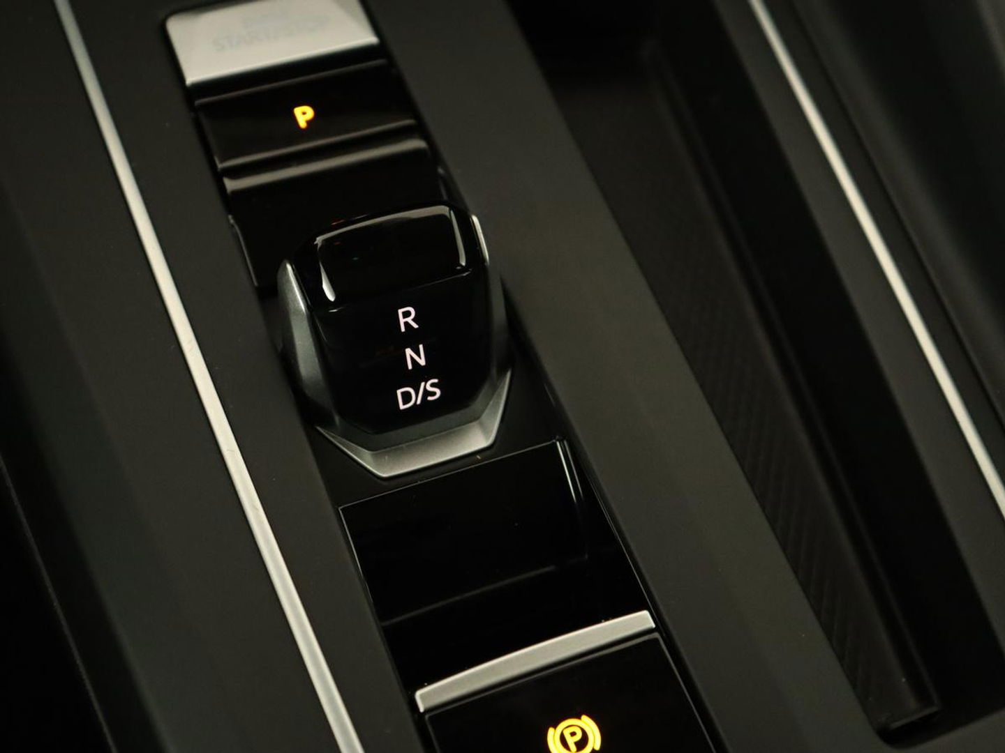 Volkswagen Golf 1.5 eTSI Style | Panoramadak | Automaat 1.5 eTSI Style | Panoramadak | Automaat | Navigatie | Memory | Adaptive cruise | Camera | Park assist | Carplay | Sfeerverlichting | Lane assist