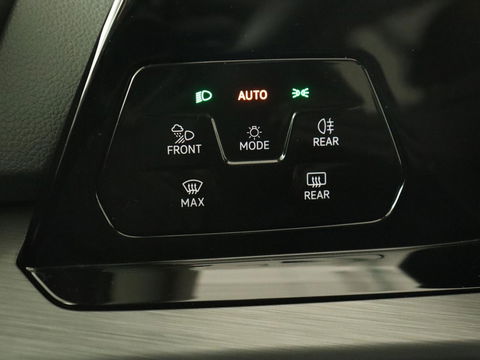 Volkswagen Golf 1.5 eTSI Style | Panoramadak | Automaat 1.5 eTSI Style | Panoramadak | Automaat | Navigatie | Memory | Adaptive cruise | Camera | Park assist | Carplay | Sfeerverlichting | Lane assist