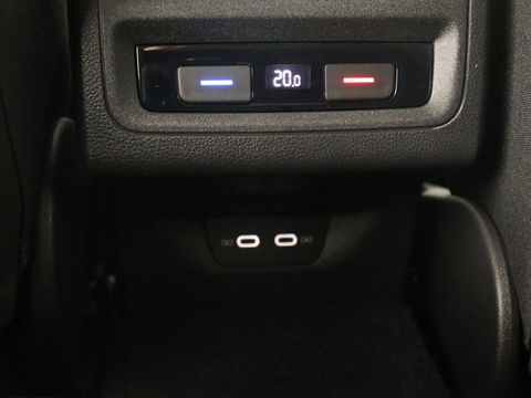 Volkswagen Golf 1.5 eTSI Style | Panoramadak | Automaat 1.5 eTSI Style | Panoramadak | Automaat | Navigatie | Memory | Adaptive cruise | Camera | Park assist | Carplay | Sfeerverlichting | Lane assist