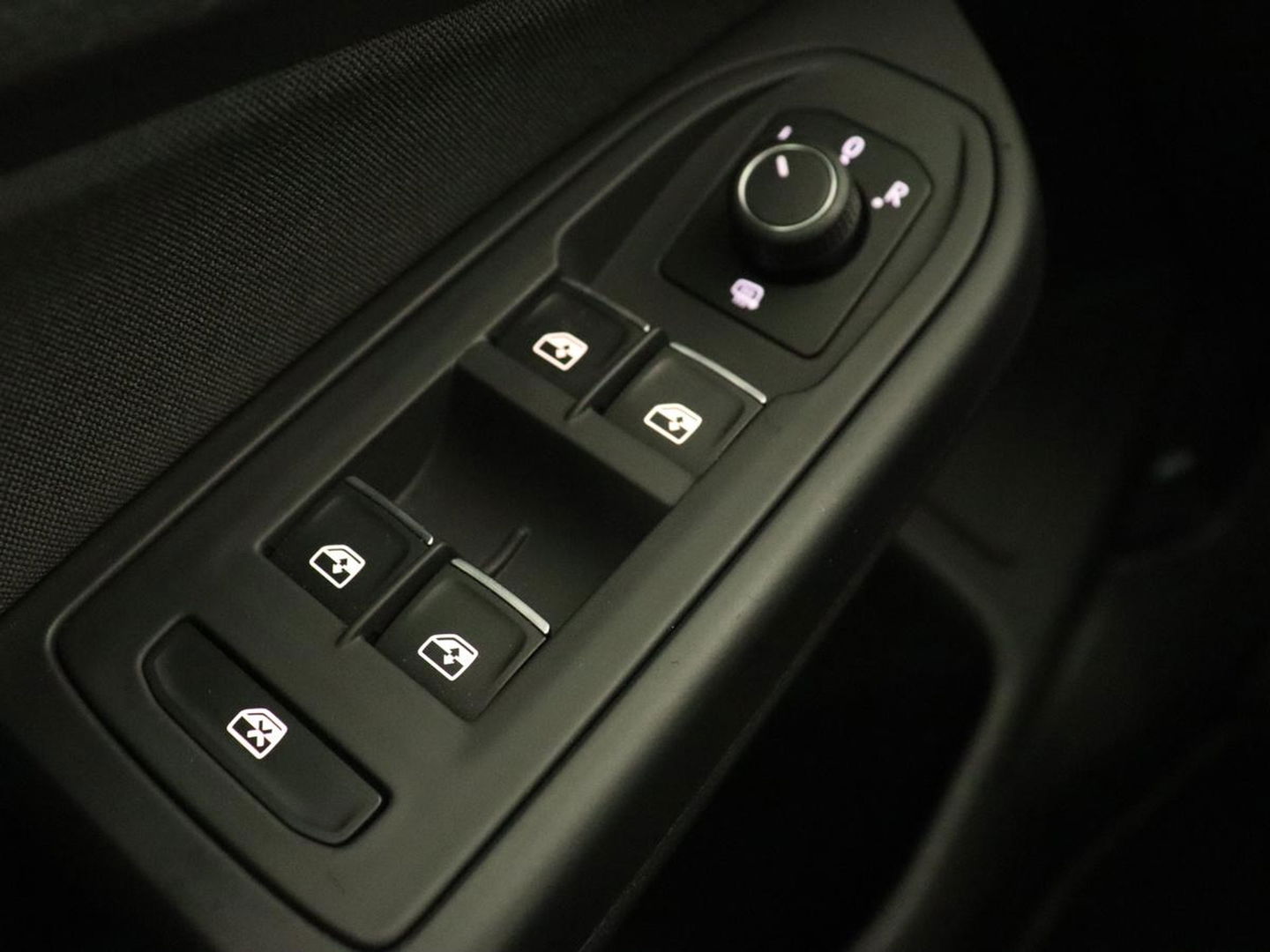 Volkswagen Golf 1.5 eTSI Style | Panoramadak | Automaat 1.5 eTSI Style | Panoramadak | Automaat | Navigatie | Memory | Adaptive cruise | Camera | Park assist | Carplay | Sfeerverlichting | Lane assist