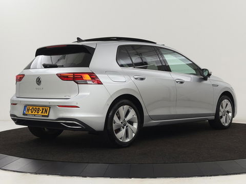 Volkswagen Golf 1.5 eTSI Style | Panoramadak | Automaat 1.5 eTSI Style | Panoramadak | Automaat | Navigatie | Memory | Adaptive cruise | Camera | Park assist | Carplay | Sfeerverlichting | Lane assist