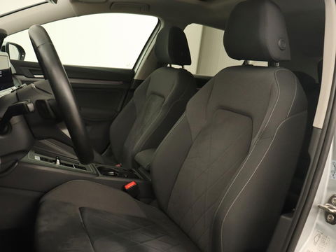 Volkswagen Golf 1.5 eTSI Style | Panoramadak | Automaat 1.5 eTSI Style | Panoramadak | Automaat | Navigatie | Memory | Adaptive cruise | Camera | Park assist | Carplay | Sfeerverlichting | Lane assist