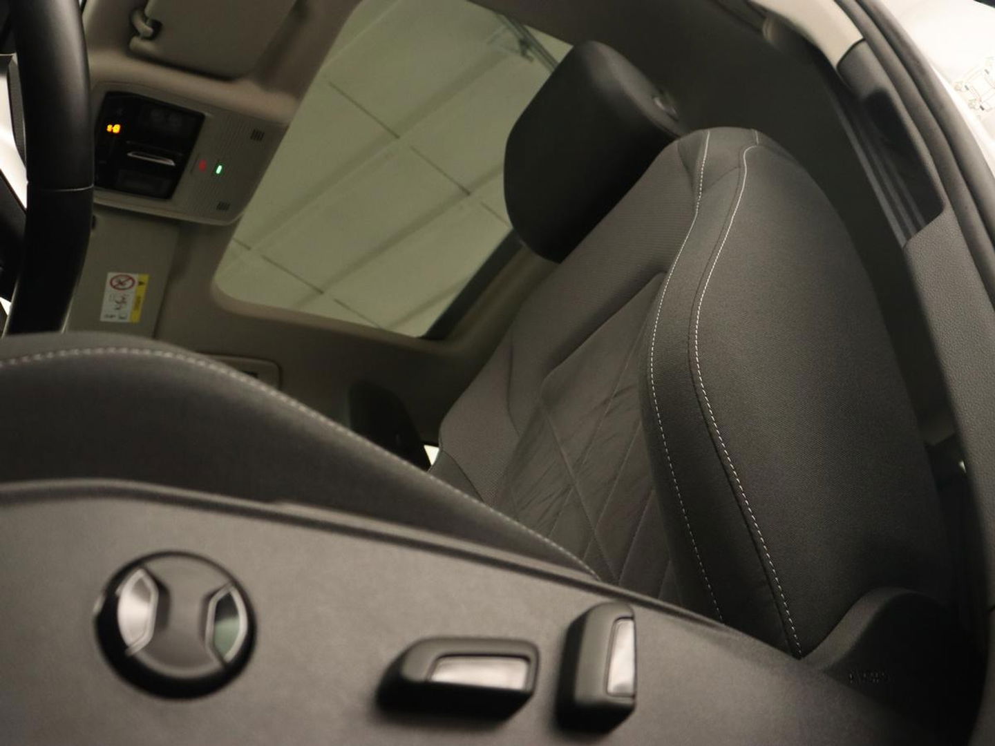 Volkswagen Golf 1.5 eTSI Style | Panoramadak | Automaat 1.5 eTSI Style | Panoramadak | Automaat | Navigatie | Memory | Adaptive cruise | Camera | Park assist | Carplay | Sfeerverlichting | Lane assist