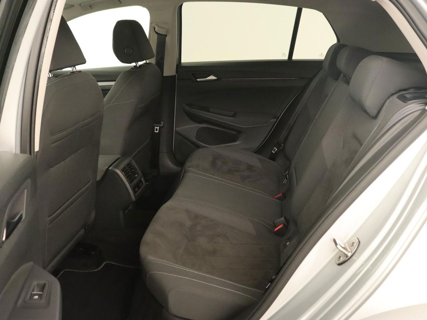 Volkswagen Golf 1.5 eTSI Style | Panoramadak | Automaat 1.5 eTSI Style | Panoramadak | Automaat | Navigatie | Memory | Adaptive cruise | Camera | Park assist | Carplay | Sfeerverlichting | Lane assist