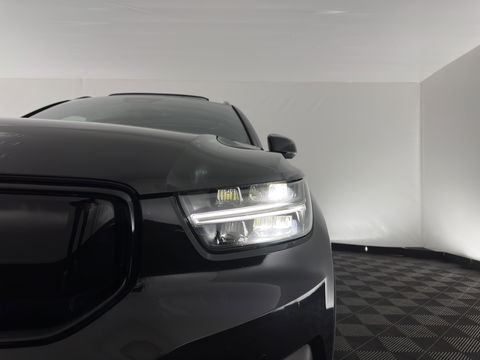 Volvo XC40 Recharge P8 AWD R-Design [ 3-Fase ] { SOH-89%} (INCL-BTW) *PANO | LEATHER-ALCANTARA | DIGI-COCKPIT | FULL-LED | PREMIUM-AUDIO | CARPLAY | KEYLESS | NAVI-FULLMAP | ECC | PDC | HEATED-SPORTSEATS | BLIS | PRIVACY-GLASS | 19''ALU*
