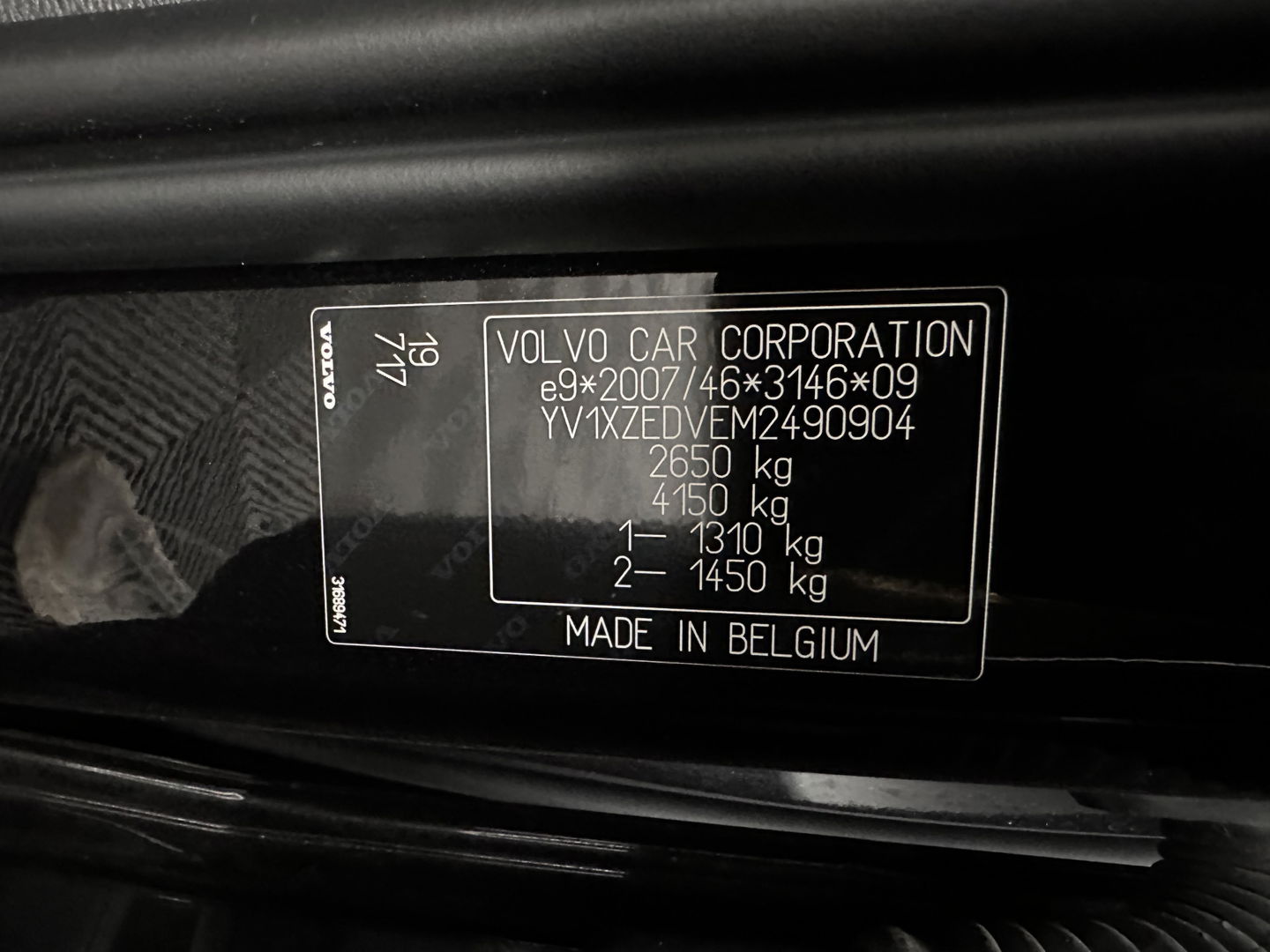 Volvo XC40 Recharge P8 AWD R-Design [ 3-Fase ] { SOH-89%} (INCL-BTW) *PANO | LEATHER-ALCANTARA | DIGI-COCKPIT | FULL-LED | PREMIUM-AUDIO | CARPLAY | KEYLESS | NAVI-FULLMAP | ECC | PDC | HEATED-SPORTSEATS | BLIS | PRIVACY-GLASS | 19''ALU*